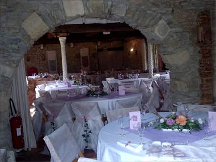 Table dressée pour un mariage au château