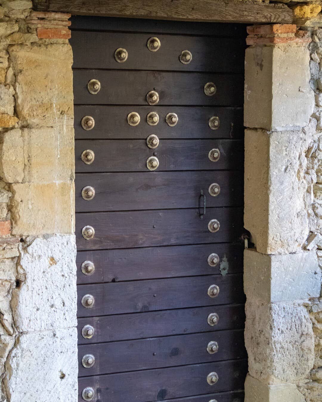Porte ancienne du Château de Malvirade